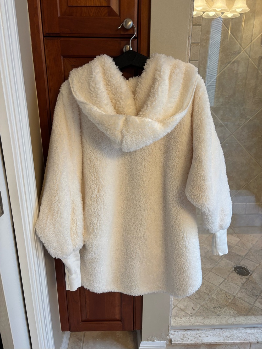 NWT Nordic Beach Sherpa Body Wrap - Picture 5 of 9